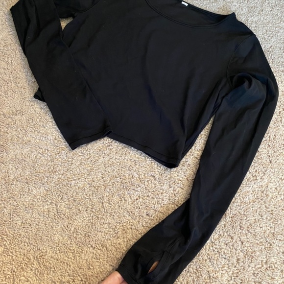 lululemon athletica Tops - Lululemon Black Cropped Long Sleeve Shirt - Size 8
